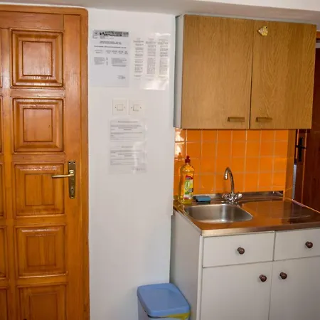 Flora Apartment *