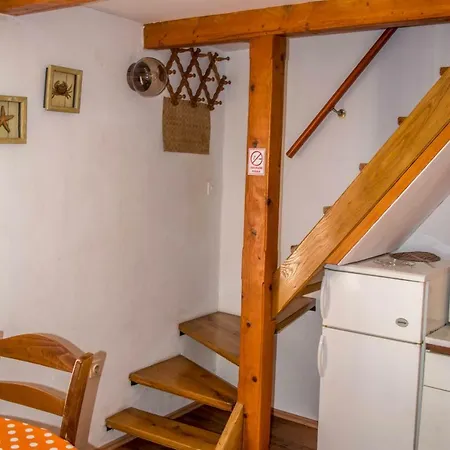 Appartamento Flora Cres